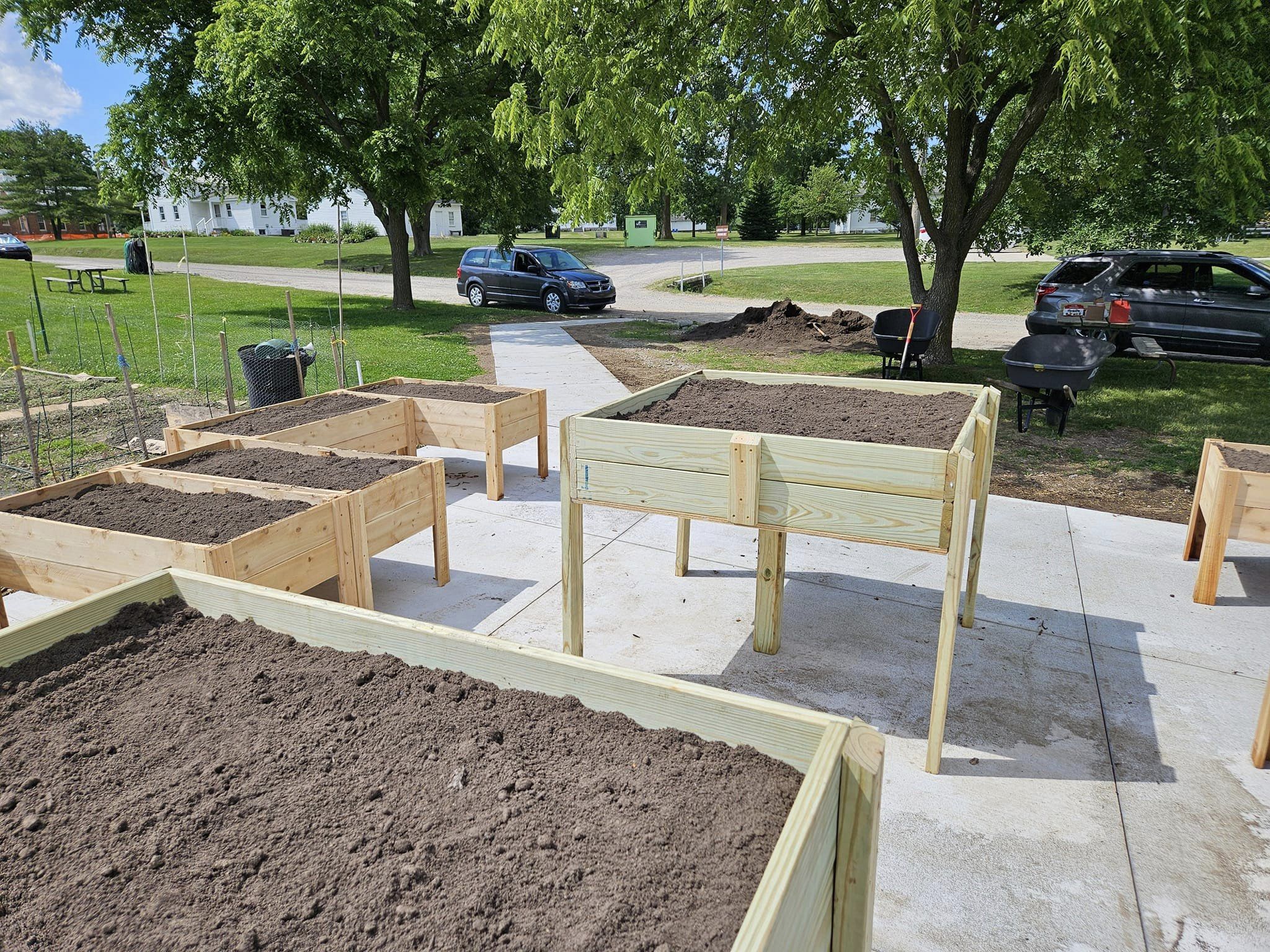 A picture of two different levels of accessible garden beds at Greenmead Historical Park